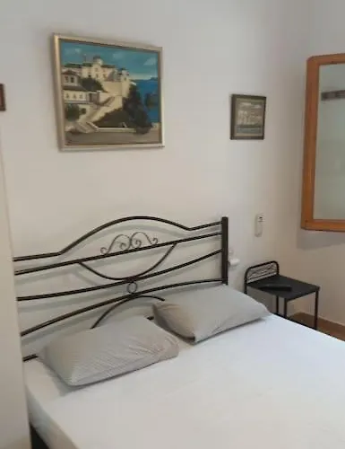 με ησυχία και θέα * Skopelos Town